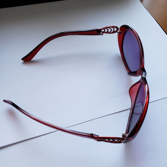 Sun Glasses - Picture 4 of 5